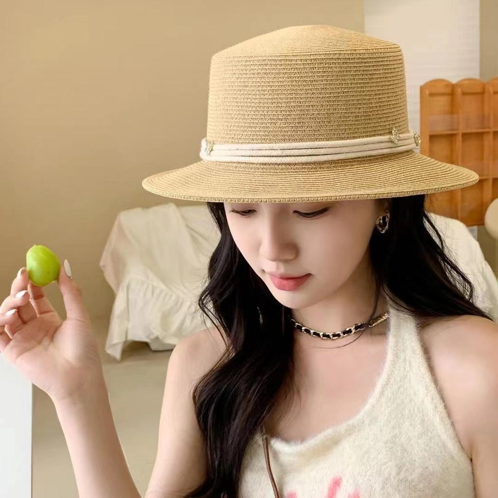 Traveling French flat top sunscreen straw hat women's summer vacation sun hat Internet celebrity straw woven wide brim small fresh top hat