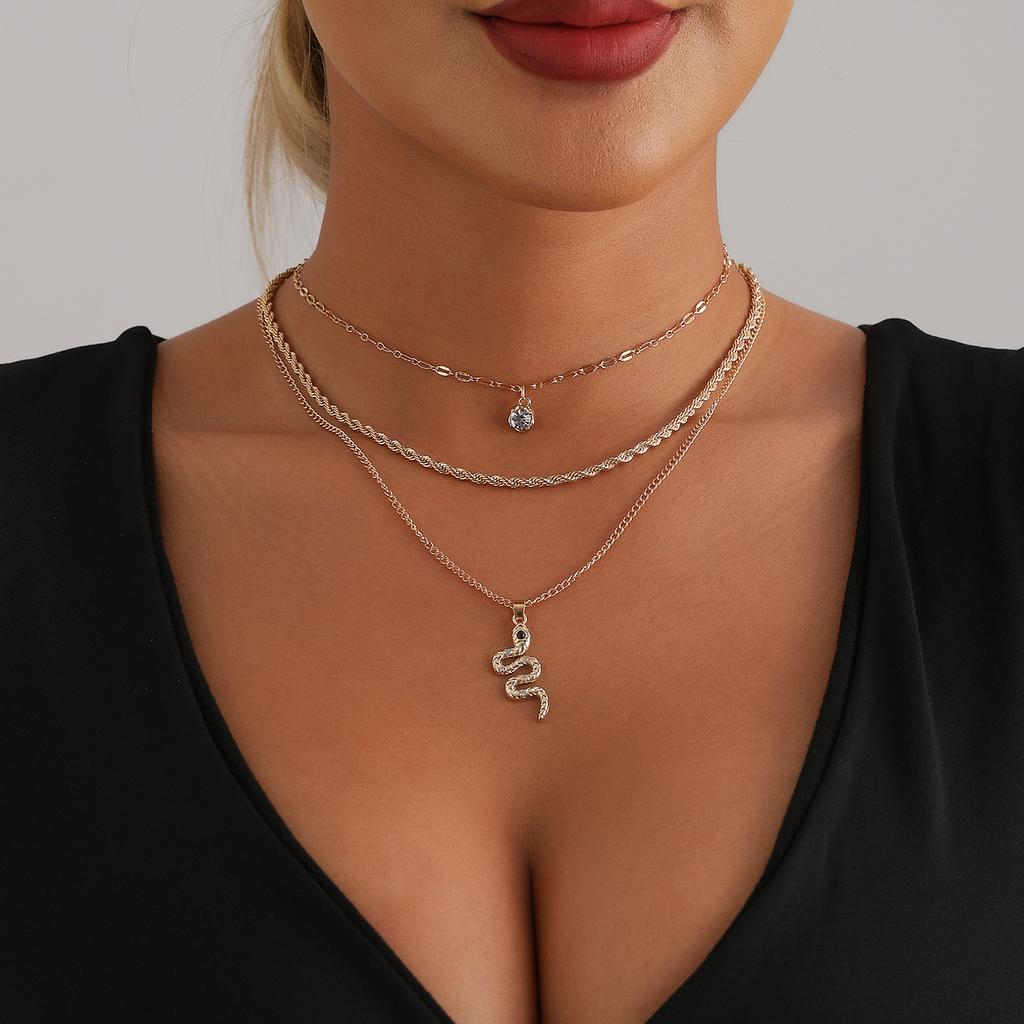 Retro Style Snake Water Drop Pendant Spiral Collarbone Chain Personalized Trend Necklace