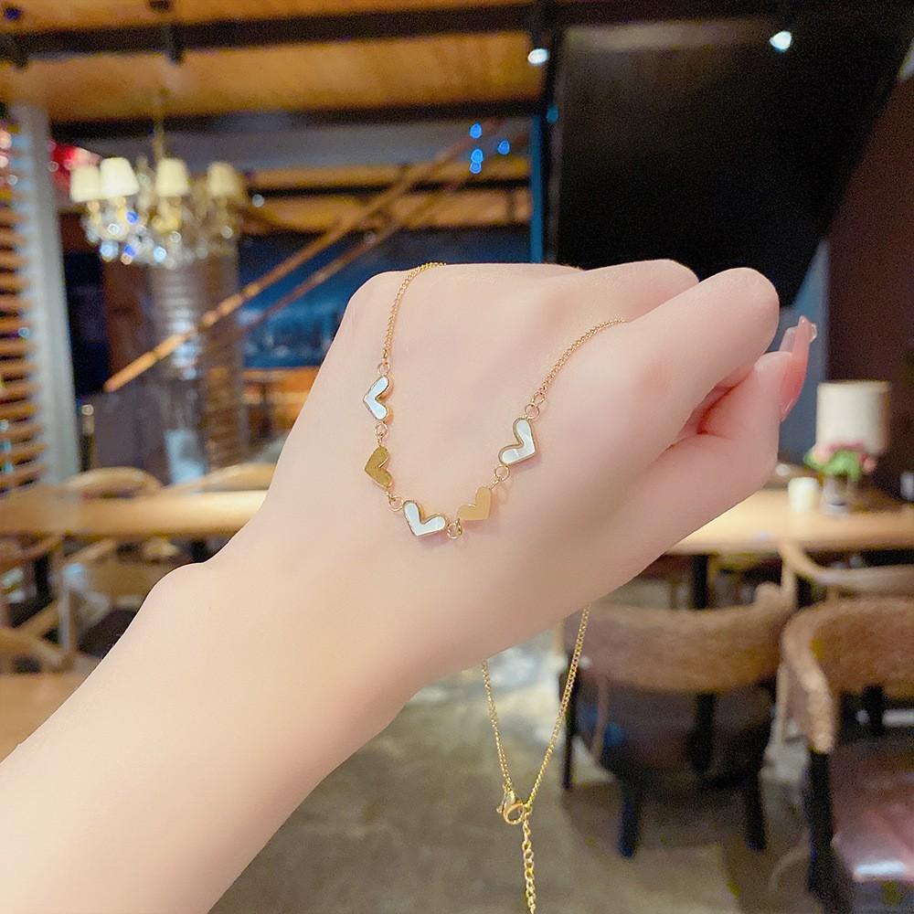 Niche design sense does not fade clavicle chain new fashion simple neck chain Japanese and Korean all-match light luxury titanium steel necklace women
