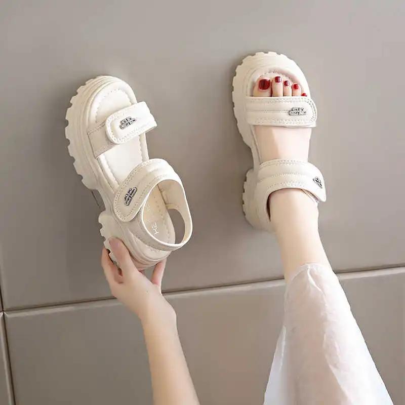 Slingback Spring Womans Finger Slipper Luxury Brand Sandal Summer Outdoor Shoes Sneakers Sports Promo Sapatenos Styling
