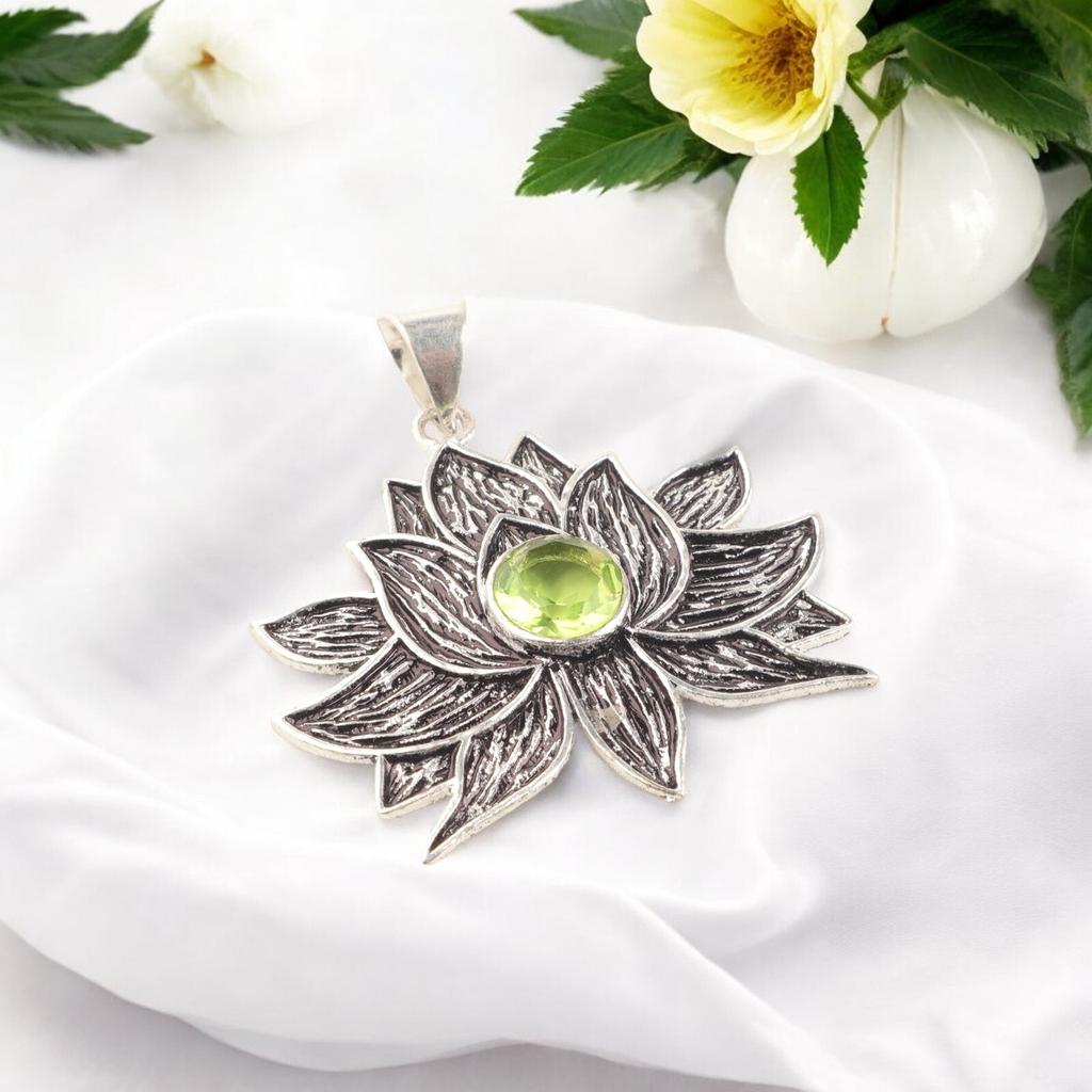925 Sterlingsilber Grüner Peridot Edelstein Handgefertigt Lotusform Halskette Anhänger CP-23-6