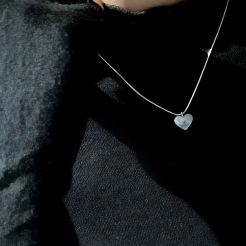 SUZURAN stoned heart neckalce_rainbowmoonstone Rainbow Moonstone Heart Gemstone Necklace