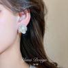 18K Gold-Plated Zircon Flower Pearl Ear Cuff - Elegant and Stylish Light Luxury Earrings
