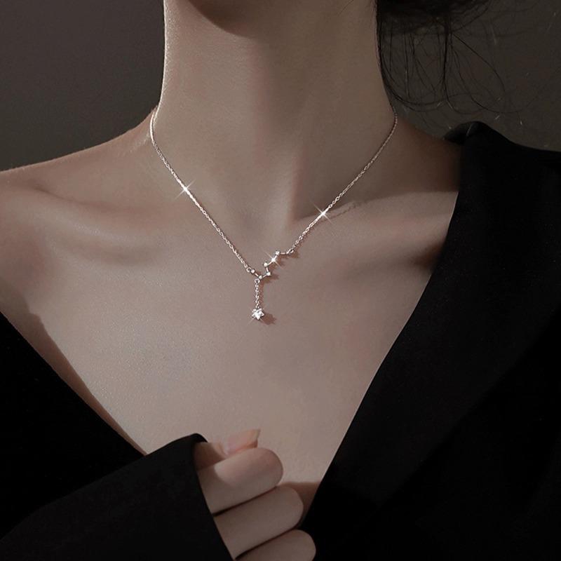 Beidou Seven Star Necklace Women'S Lamp Luxury Niche Design Sense Clavicle Chain Annual Neck Chain Accessories