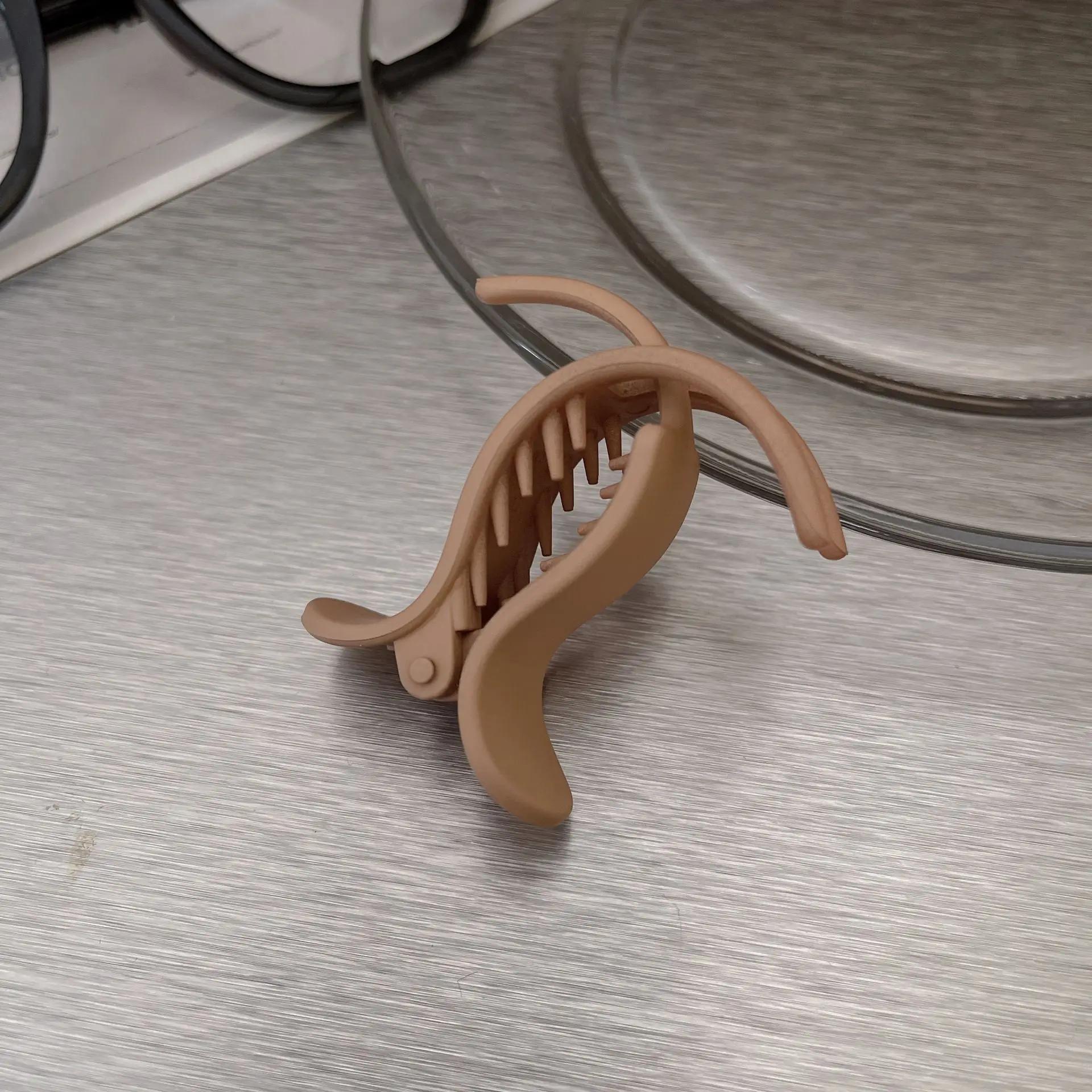 

Корейский простой матовый высокий зажим для хвоста, сломанные волосы, фиксированный артефакт, пряжка для хвоста, противопровисающая шпилька, аксессуары в виде когтей акулы