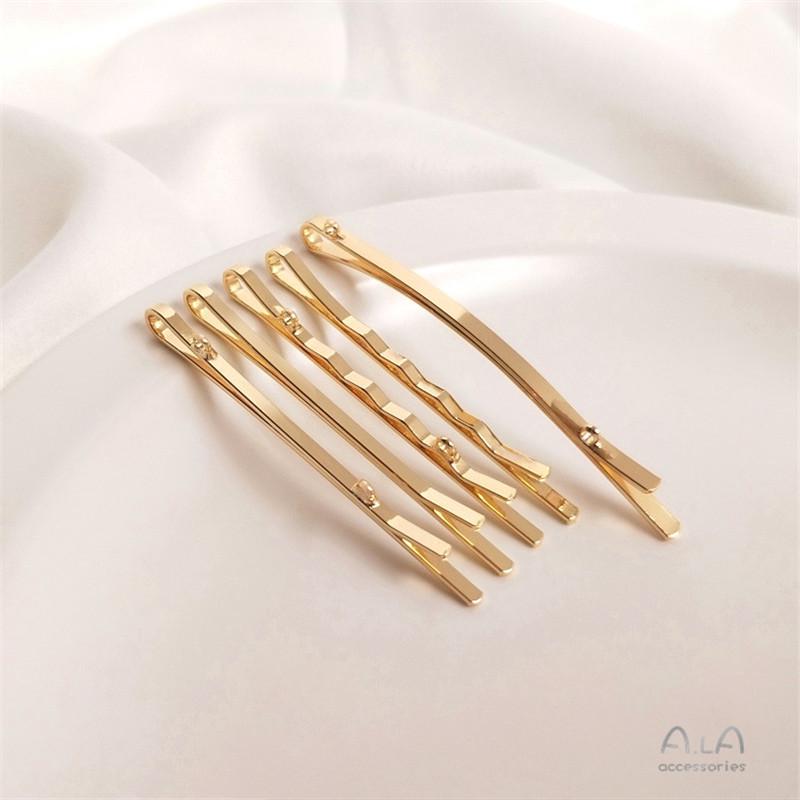 

14K Gold-Plated Color-Retaining Wavy Hair Clip with Double Hanging Rings