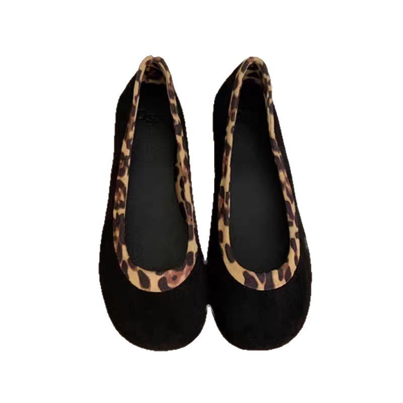 Retro round head shallow mouth single shoes women's 2025 autumn new one-pedal soft sole comfortable Doudou shoes fashionable grandma shoes