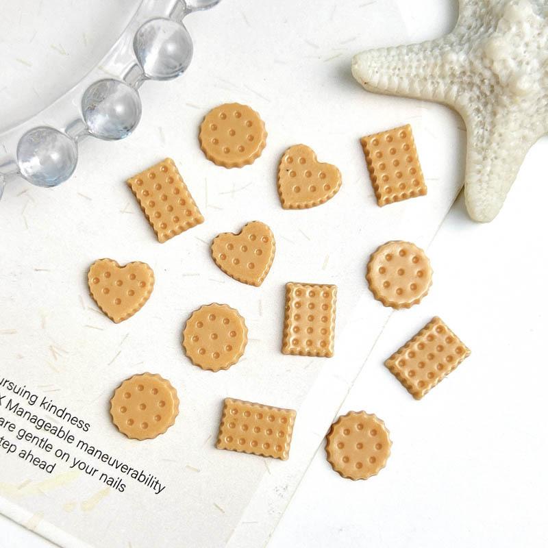 New Hot-Selling Realistic Food Play Glow-in-the-Dark Resin Cookie Accessories DIY Cream Glue Hair Clips Nail Art Decorations Wholesale