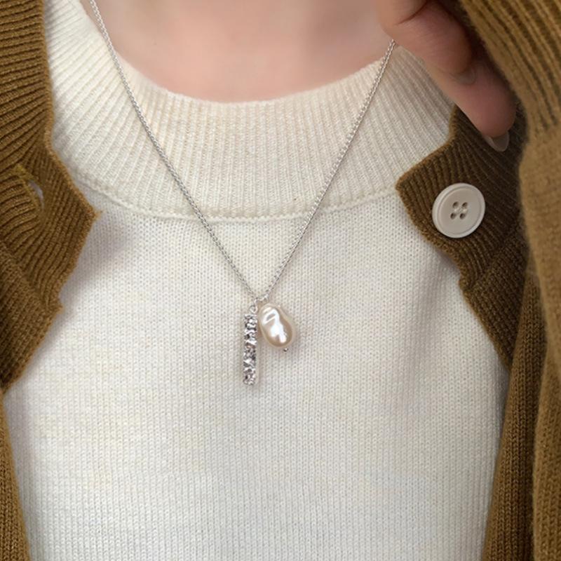 

2026 New Imitation Pearl Pendant Necklace for Women Girls Light Luxury Temperament Rectangular Prism Necklaces Jewelry Wholesale