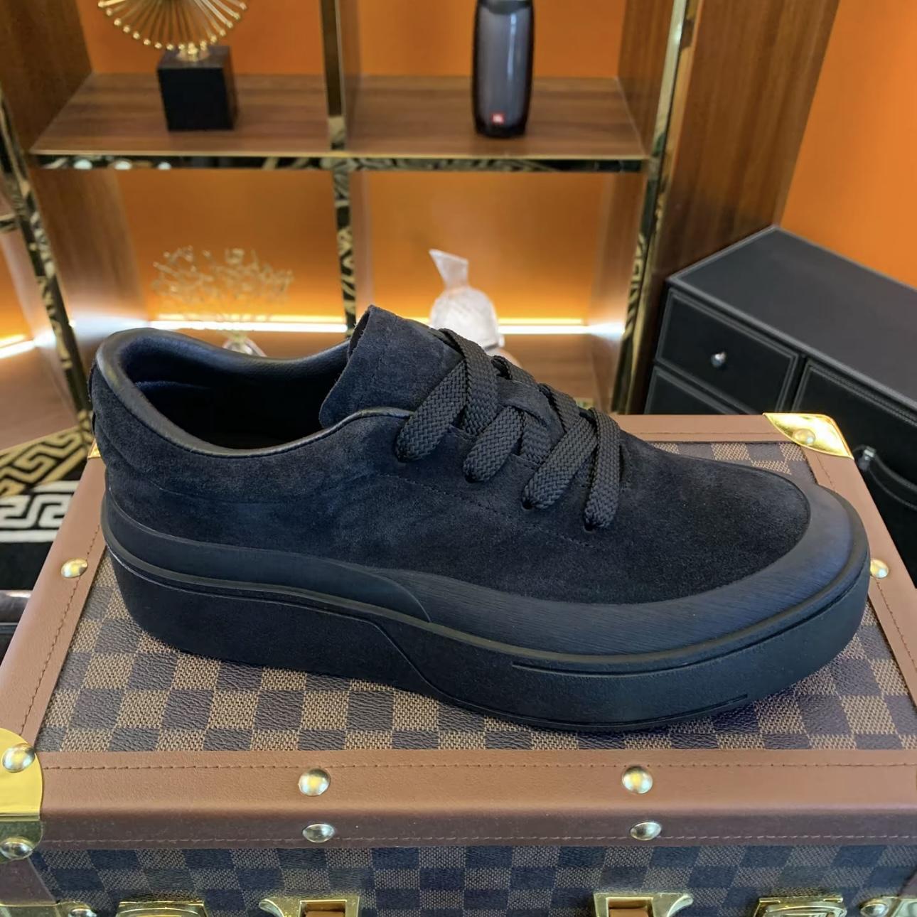 

2026 новая мужская обувь Обувь из натуральной кожи мужская кожаная обувь мужская повседневная обувь с легкой мягкой подошвой маленькие белые туфли мужские 39 чёрный