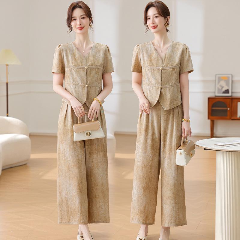 

Stylish 2026 Summer Two-Piece Set for Women in Their 50s 5XL (145-160 jin)