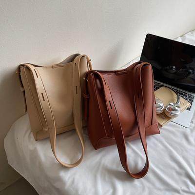 Bucket Bag Women's New Messenger Bag Wide Shoulder Strap Large Capacity Retro Commuter Shoulder Tote Bag