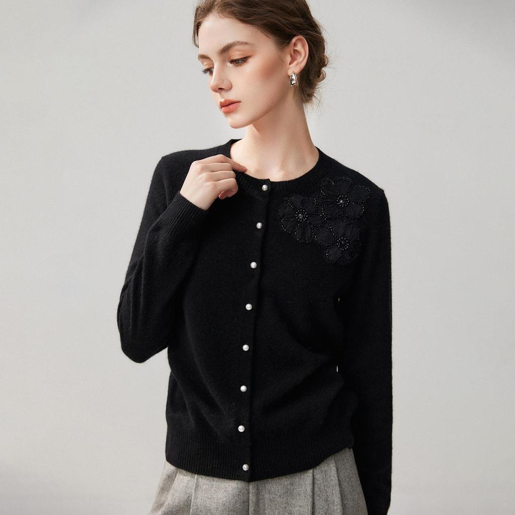 Women's Cashmere Cardigan: 3D Pearl Lace Flowers, Round Neck, Long Sleeve Knitwear for Autumn/Winter.