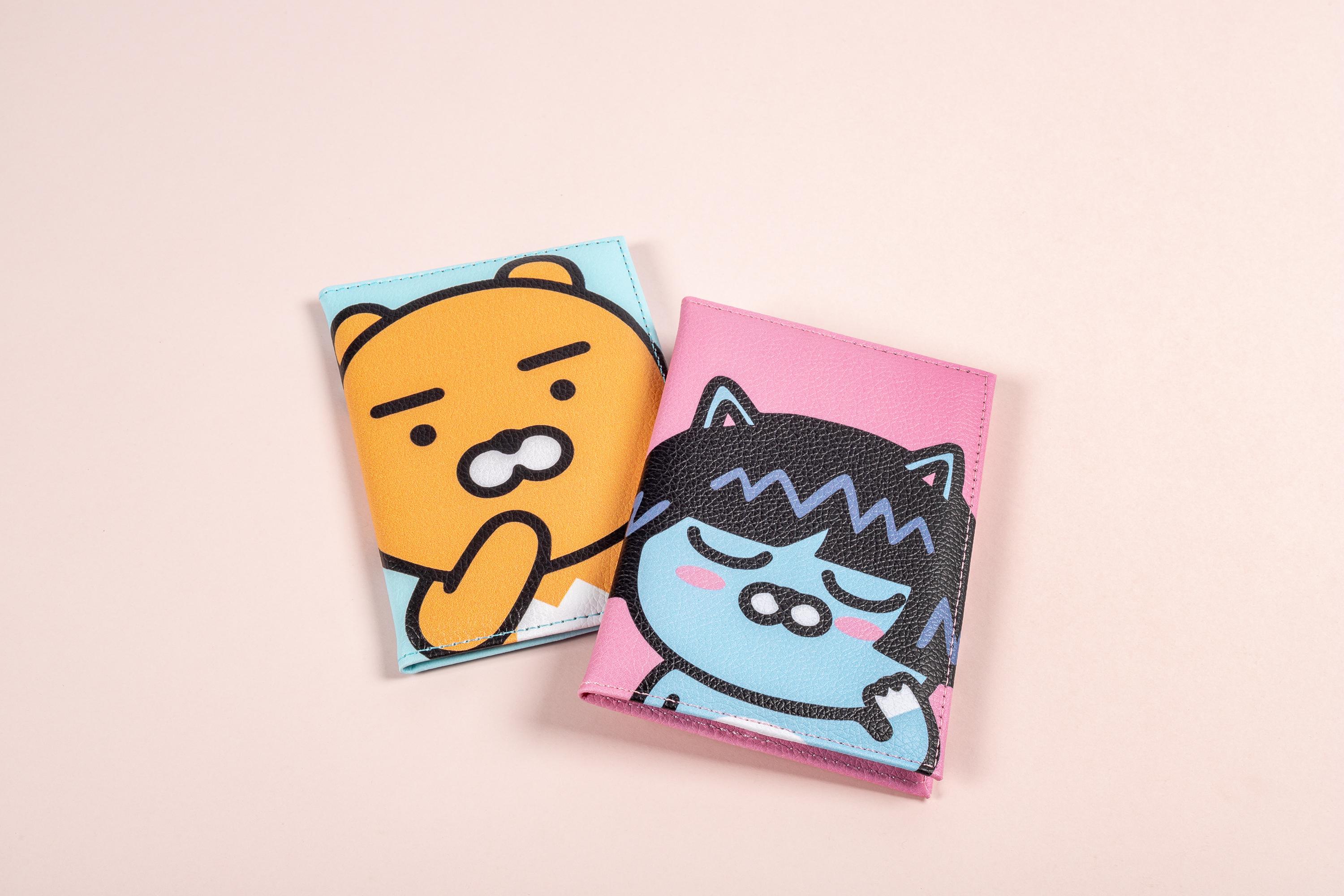 Étuis en cuir pour passeports européens/enfants bleus ou roses 15x10 cm (12,5 x 9,1 cm) bubble-gum