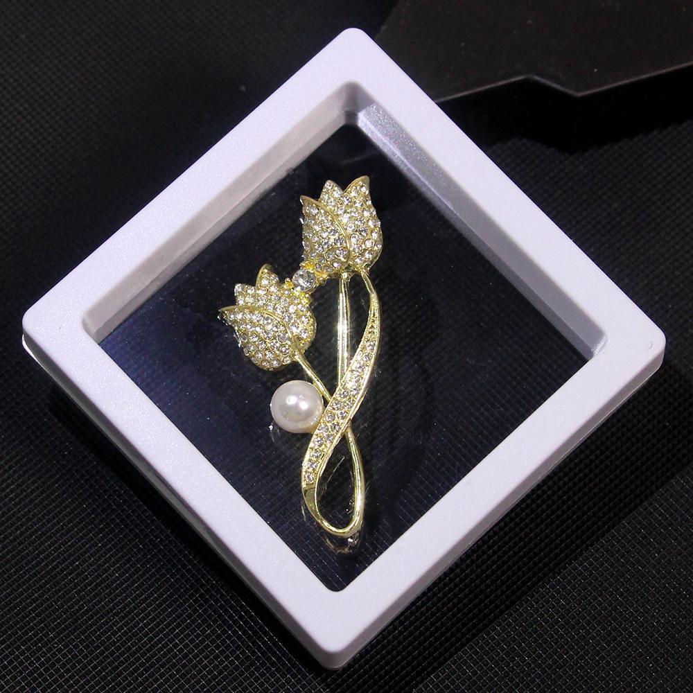 Exquisite Pearl Scarf Buckle: Rhinestone Butterfly Brooch & Bow