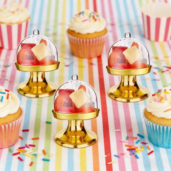 Mini-Kuchenständer aus Kunststoff mit Kuppelhaube Klar Dessert Cupcake Ausstellungsständer Schokoladen-Süßigkeiten-Platte für Geburtstag Feiertag Babyparty Teeparty Zubehör