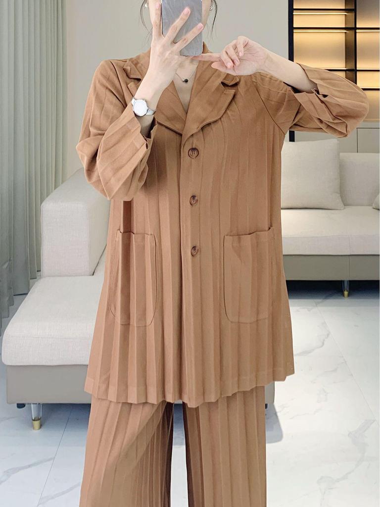 Women's High-End Pleated Pinstripe Wide-Leg Pants Set - Spring/Autumn Plus Size Slimming Suit