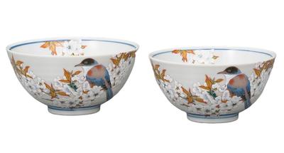 Kutani-Ware Iwataya Paar Reisschalen, Design mit wilder Kirschblüte und Vogel, AP7-0606
