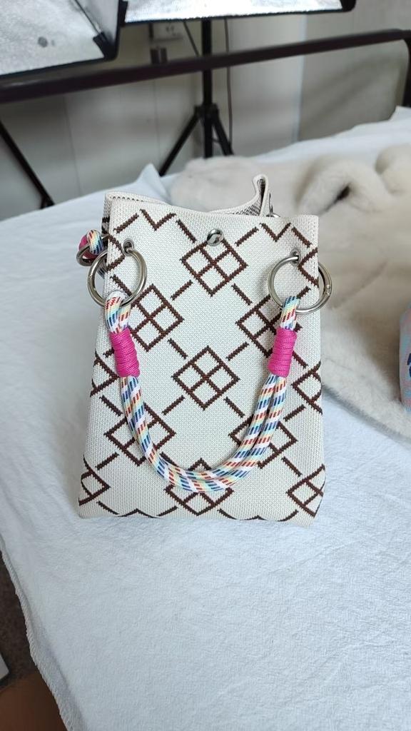 New Woven Ring Buckle Bag Knitted Bag Three-dimensional Magnetic Buckle Handbag Handbag Handbag Knitting