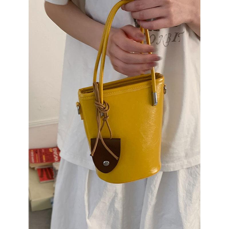 Summer fashion handbag women's small bag 2025 new simple bucket bag versatile shoulder messenger mobile phone bag