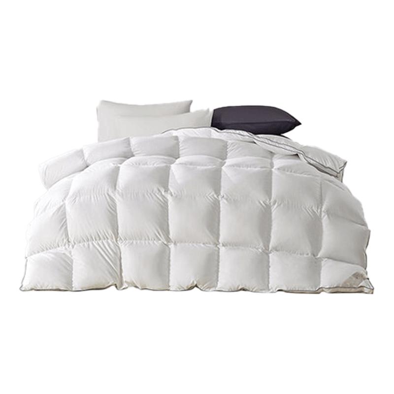 

Warm White Duck Down Quilt