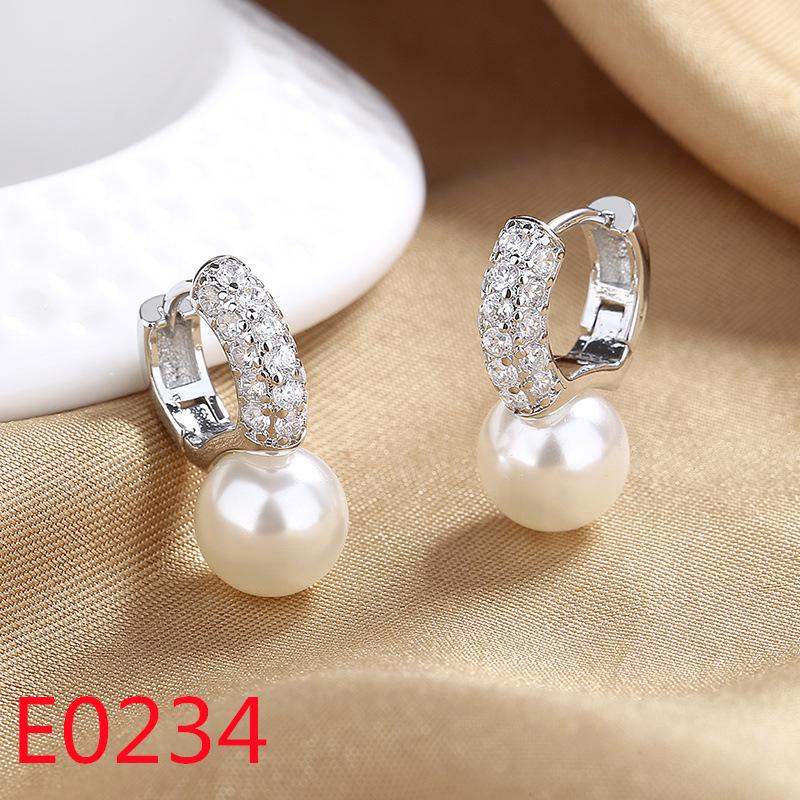 Elegant Retro U Shape Clip-On Earrings with Pearls for Women