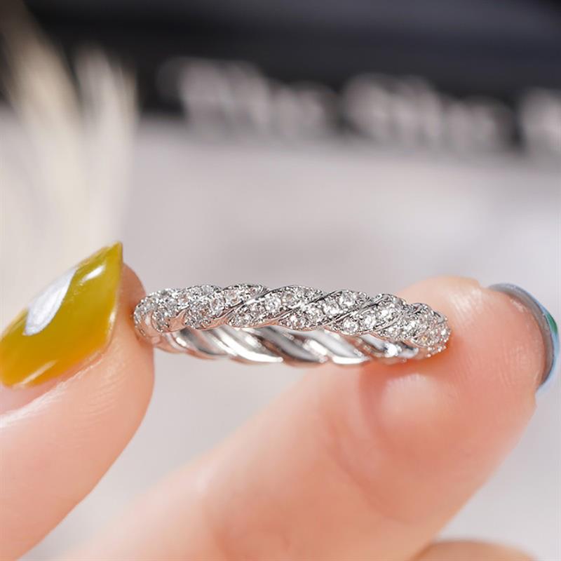 Huitan Minialist Women Ring Twisty Inlaid Shining Cubic Zirconia Charming Wedding Party Versatile Accessories Fashion Jewelry
