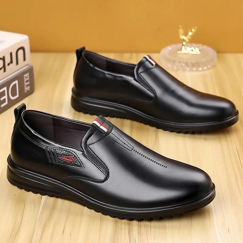 Mode Frühling Herbst Rindsleder Fahrschuhe für Herren Neue Designer Weiche Sohle Lässige Slipper Herrenmode Rutschfeste Kleiderschuhe Männlich