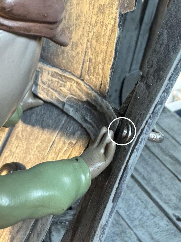 [Б/В] Little Nightmares 2 Мисливець Діорама Фігурка (Обмежено 1999 одиницями)