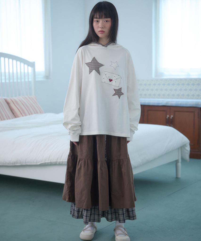 AMBLER By Letter Applique Embroidered Raglan Hooded Long Sleeve Ajs303 (Ivory)