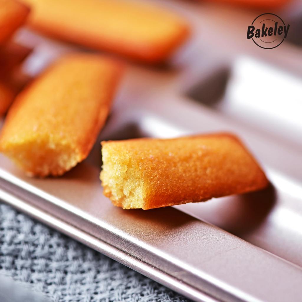 Bakeley Financier Cake Molds, Non-Stick Cake Molds (12 Pieces)