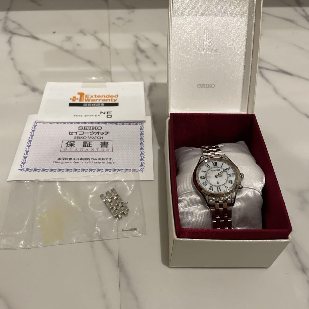 

[USED] Seiko Lukia SSVV056 Diamond Mother-of-Pearl Radio-Controlled Solar Watch
