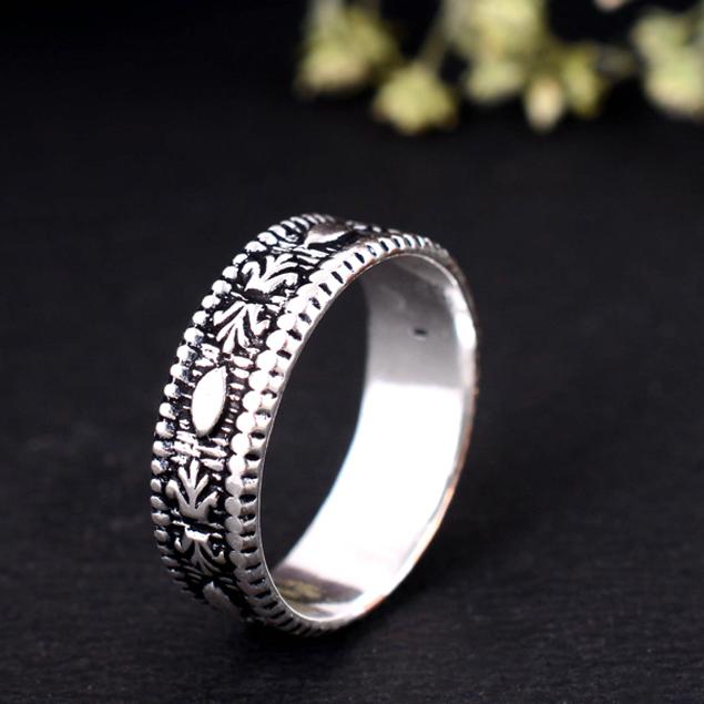 Oxidized Sterling Silver Band Ring | Intricately Carved Floral Leaf Pattern | Boho Filigree Stacking Ring | Vintage Style Jewelry
