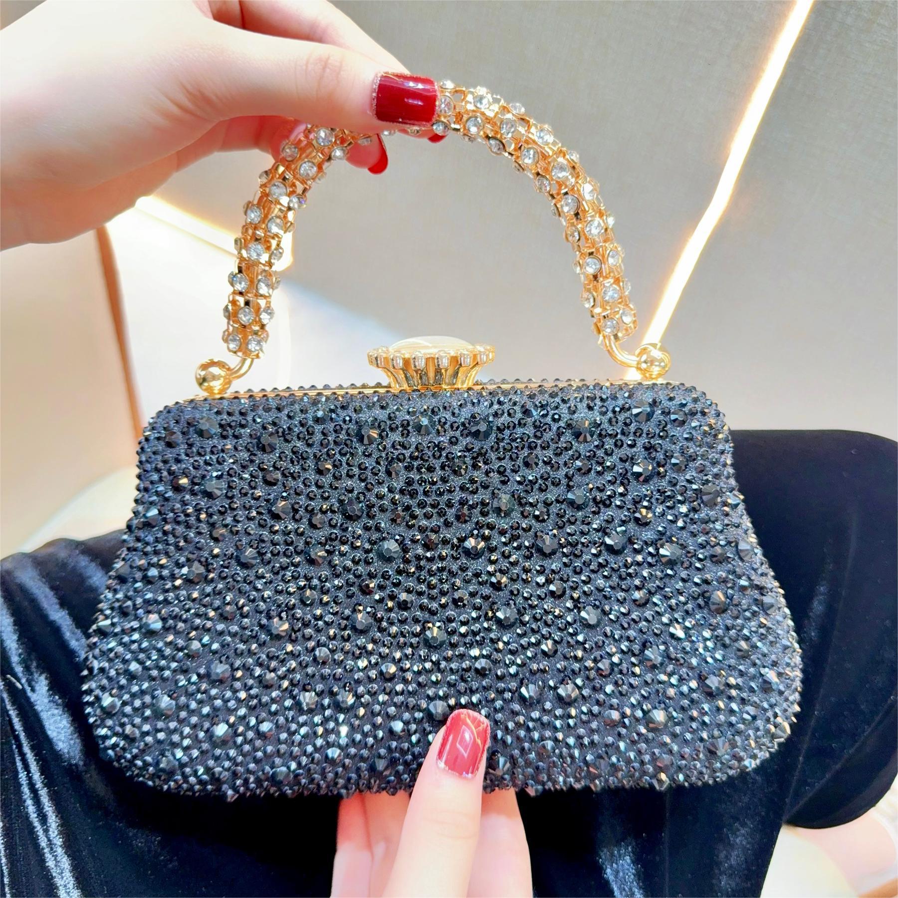 

Изысканная вечерняя сумочка-клатч со стразами для женщин