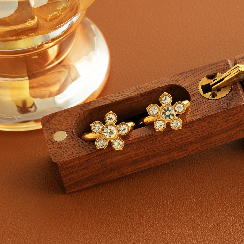 High-End Five-Petal Flower Zirconia Stud Earrings - Stainless Steel, INS Style, Simple & Versatile