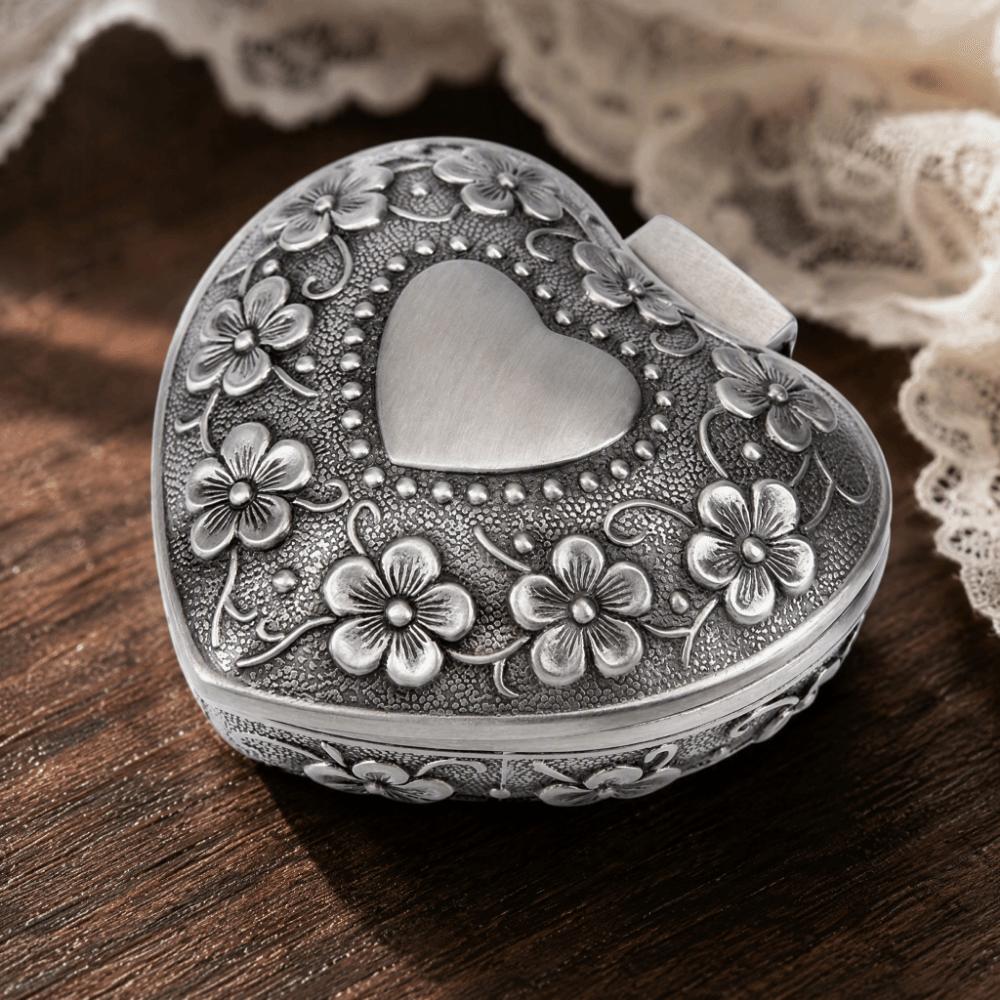 Metal Construction Vintage Jewelry Box Carved Flower Heart Jewelry Box Home Decor