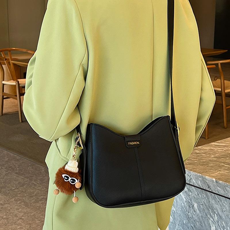 Retro shoulder bag popular bag women's new spring fashion simple trend messenger bag bucket bag