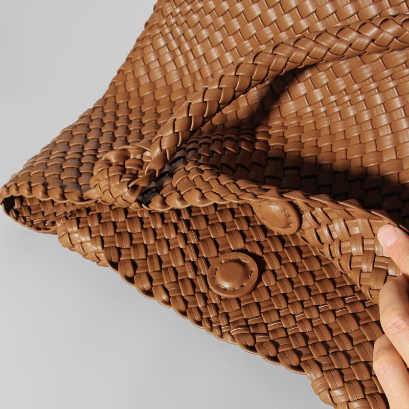 PU kožená taška Dámská kabelka Luxusní designová taška 2023 Nová móda Maminka Big Bag Tkací taška přes rameno pro ženy Plážová taška