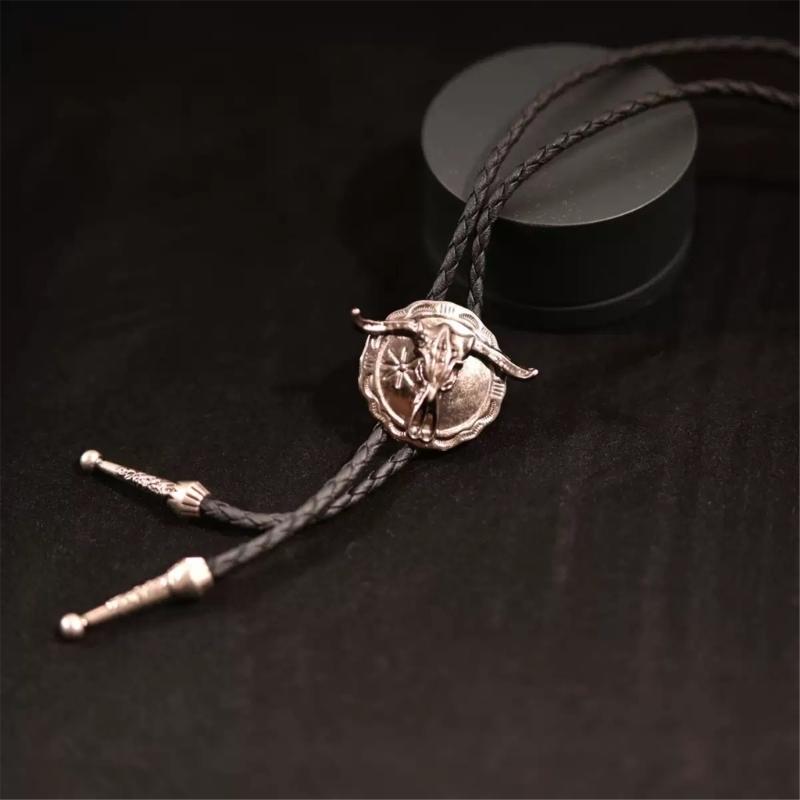 Moderno Cravattino Bolo Occidentale Gioiello per Collare Ciondolo Inciso Cordino Catena per Camicia da Uomo Outfit da Lavoro e Casual