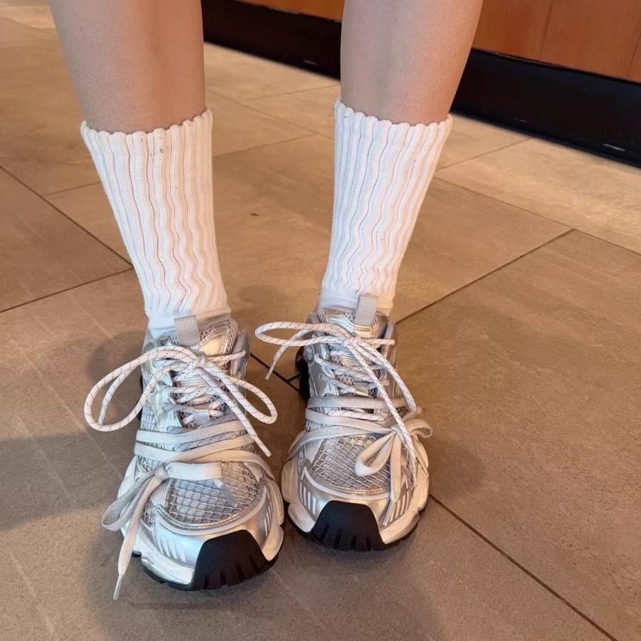 [Lin Yun gleicher Stil] 2025 Frühling und Sommer neue trendige Retro Silber Dad Schuhe gebündelte lässige Sportschuhe Damen