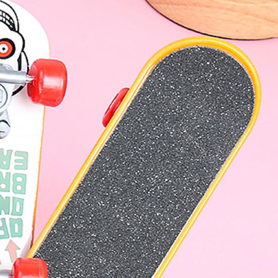 Mini Finger Skateboard Toys for Kids Boys Stress Relief Finger Toy Precision Control Finger Game for Improving Concentration And Reaction