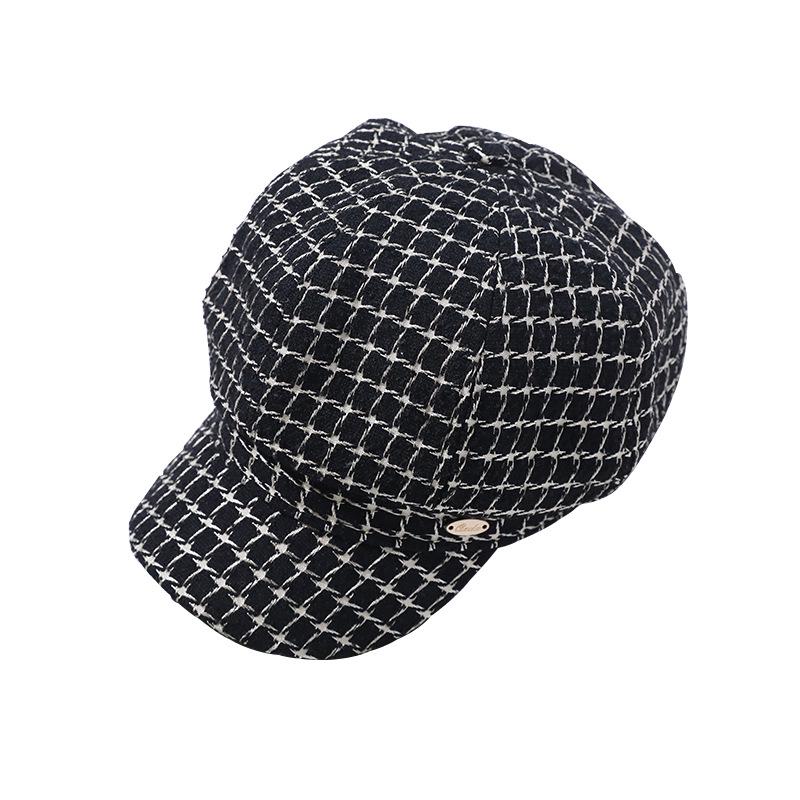 Women's Retro British Plaid Octagonal Cap: Versatile Spring/Autumn Beret with Big Brim for a Casual, Literary Look.