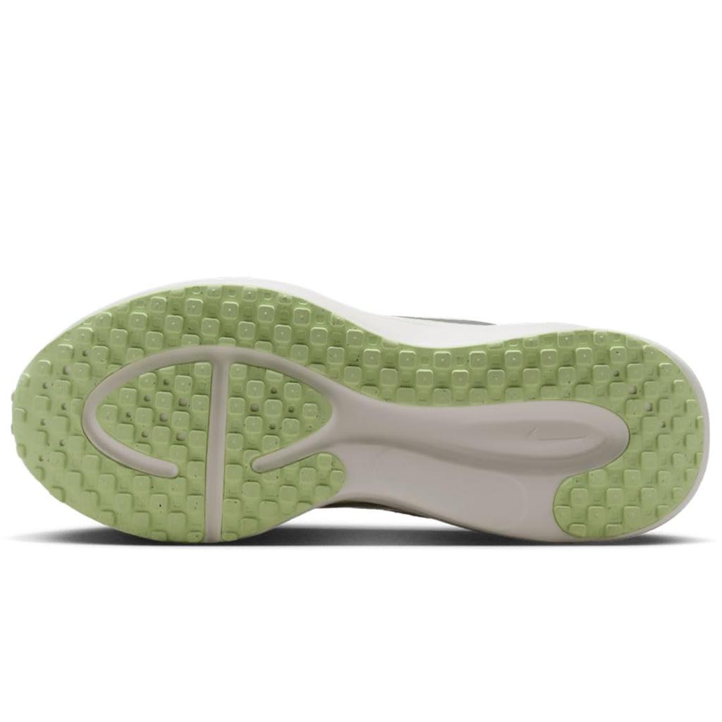 Revolution 8 W Revolution 8 Silver [Nike] White/Barely Volt/Volt/Metallic HJ8485-100 24.0cm