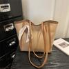Borsa a Tote - Borsa a Spalla Singola di Alta Gamma con una Texture Lussuosa, Perfetta per gli Spostamenti Quotidiani al Lavoro.