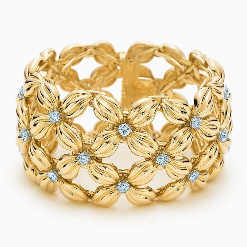 Classic Inlaid White CZ Women's Ring Vintage Gold Color Hand Carving Flower Daily Wear Party Jewelry Anniversary Gift