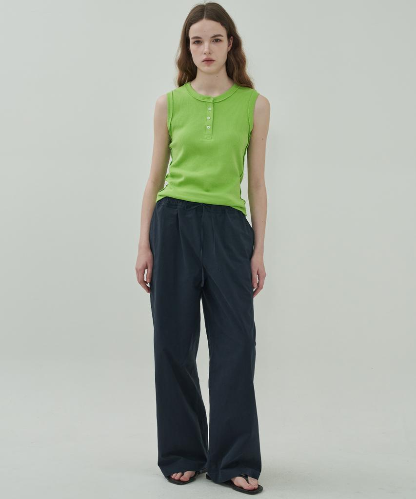 MOTT Waffle Button Sleeveless - Green
