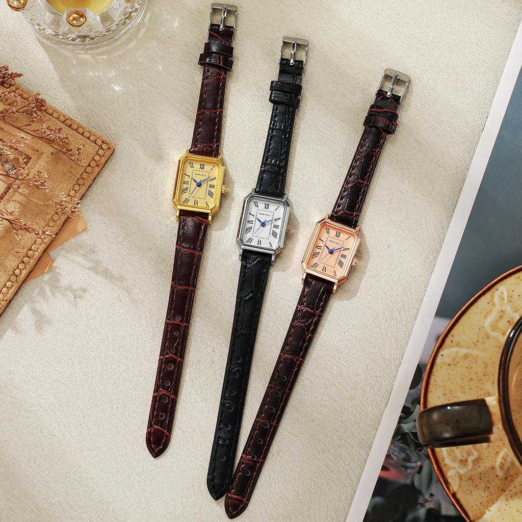 Women Square Quartz Watch Retro Roman Numerals Dial Black Leather Strap Elegant Casual Office Ladies Wristwatch