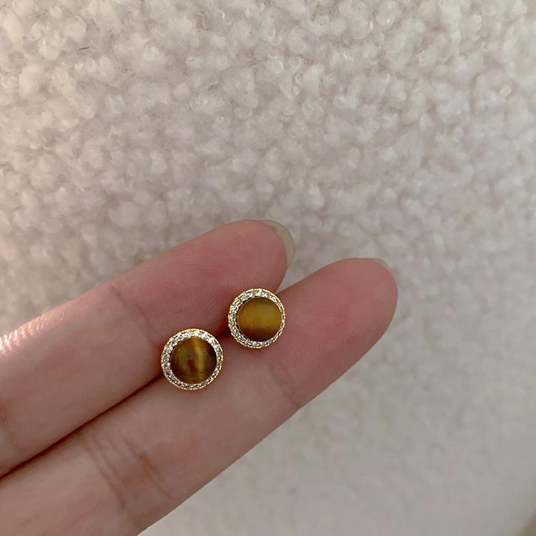 Korean Exquisite Tiger Eye Stud Earrings: Retro & High-End Niche Design