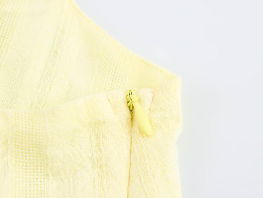 Rochie lungă texturată de primăvară 2025 pentru femei, stil european și american, cu bretele spaghete și fundă la piept.