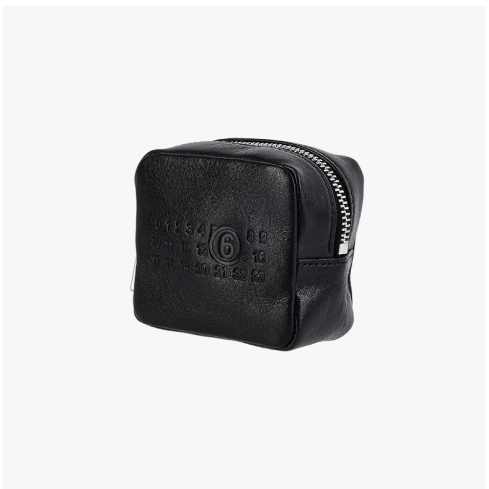 Maison Margiela Sa5ui0022 P7253 T8013 Mm6 Numbering Logo Coin Zipper Pouch Bag